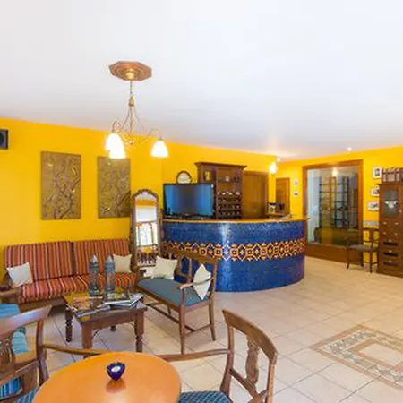 Roxani Hotell Marónia