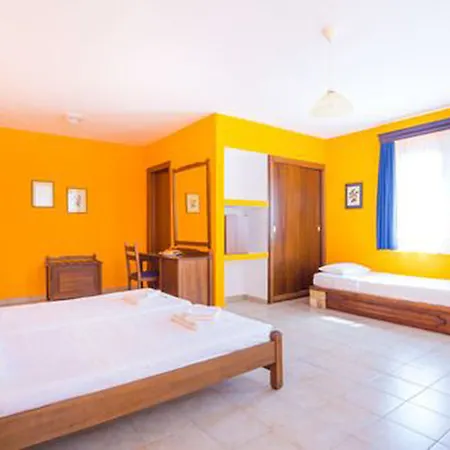 Roxani Hotell 3*