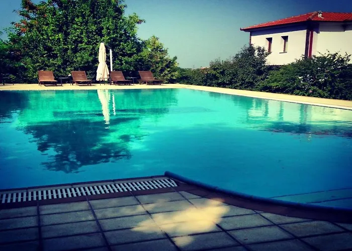 Roxani 3* Maroneia (Crete)