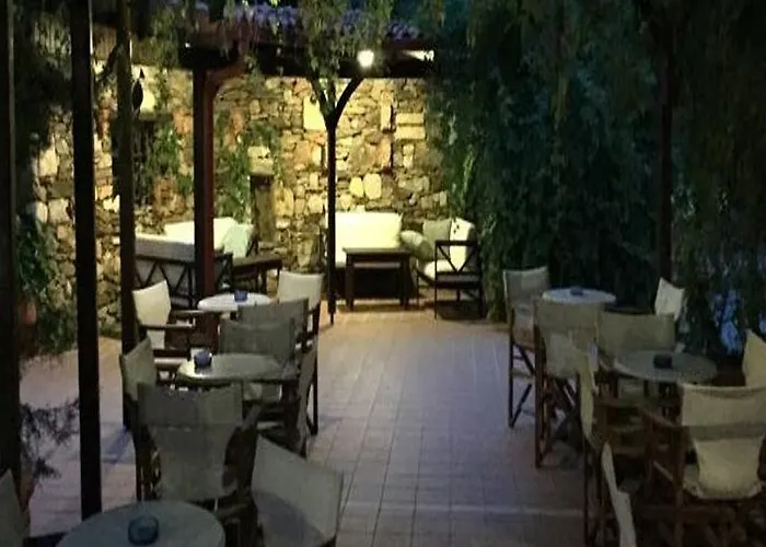 Roxani Maroneia (Crete)