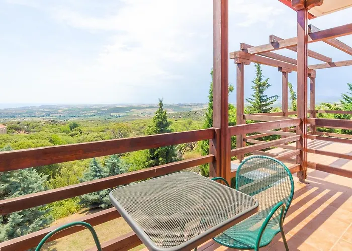 Roxani Maroneia (Crete)