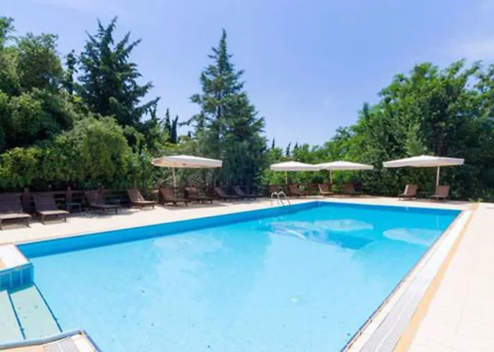 Roxani Maroneia (Crete)